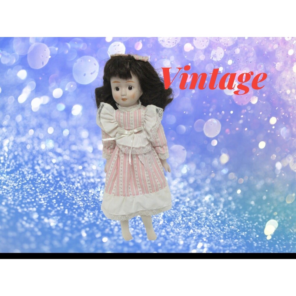 Collectible Brinn's Porcelain Doll(Corrie) Pink&White Dress Brunette  Hair